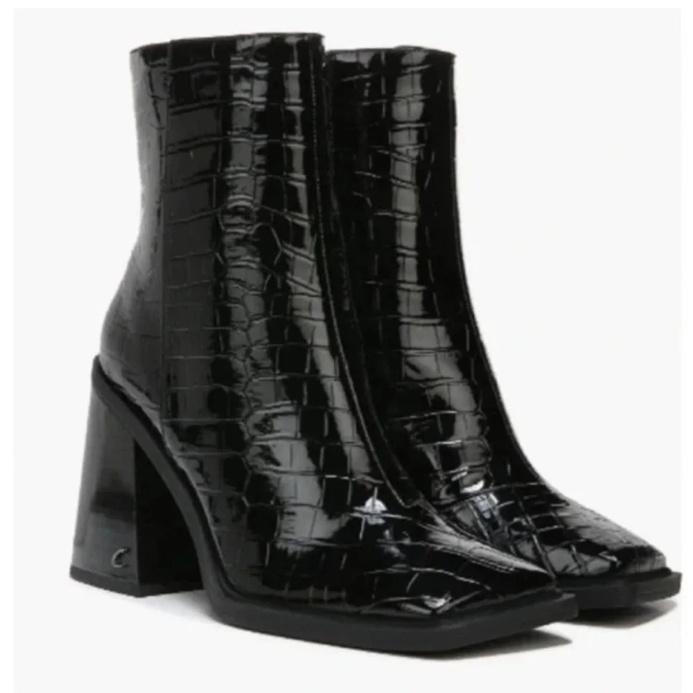 NWT Circus by Sam Edelman Layla Bootie in Black - Size 8